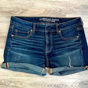 American Eagle short denim.